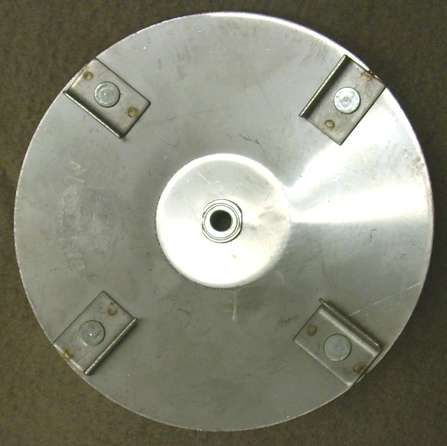 1/4" Deer Scatter Plate, 5" Round, Cupped, Stainless Steel & Aluminum, Motor Mount