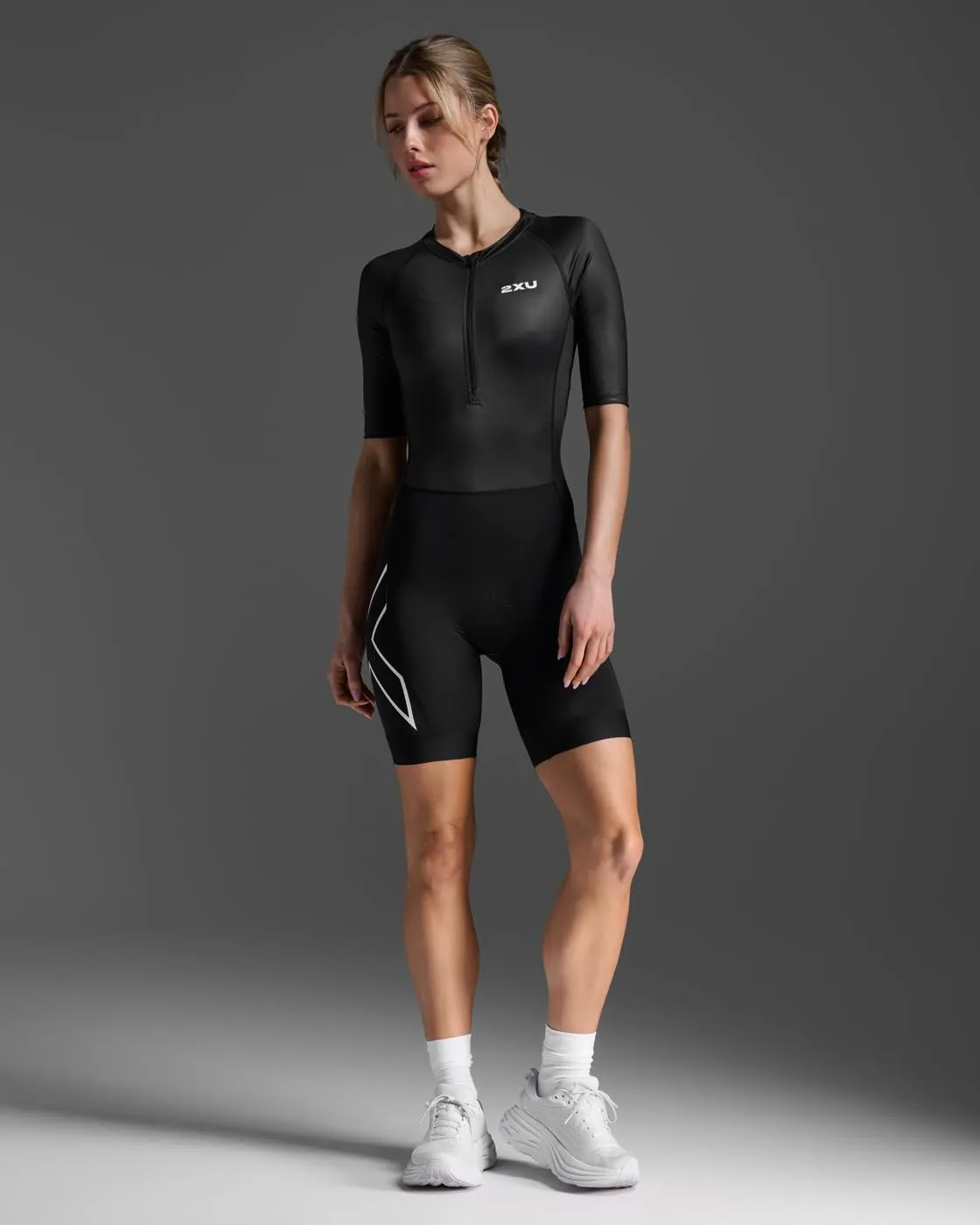 2XU Women's Core Sleeved Trisuit - One Piece Triathlon Suit for Cycling, Swimming and Running