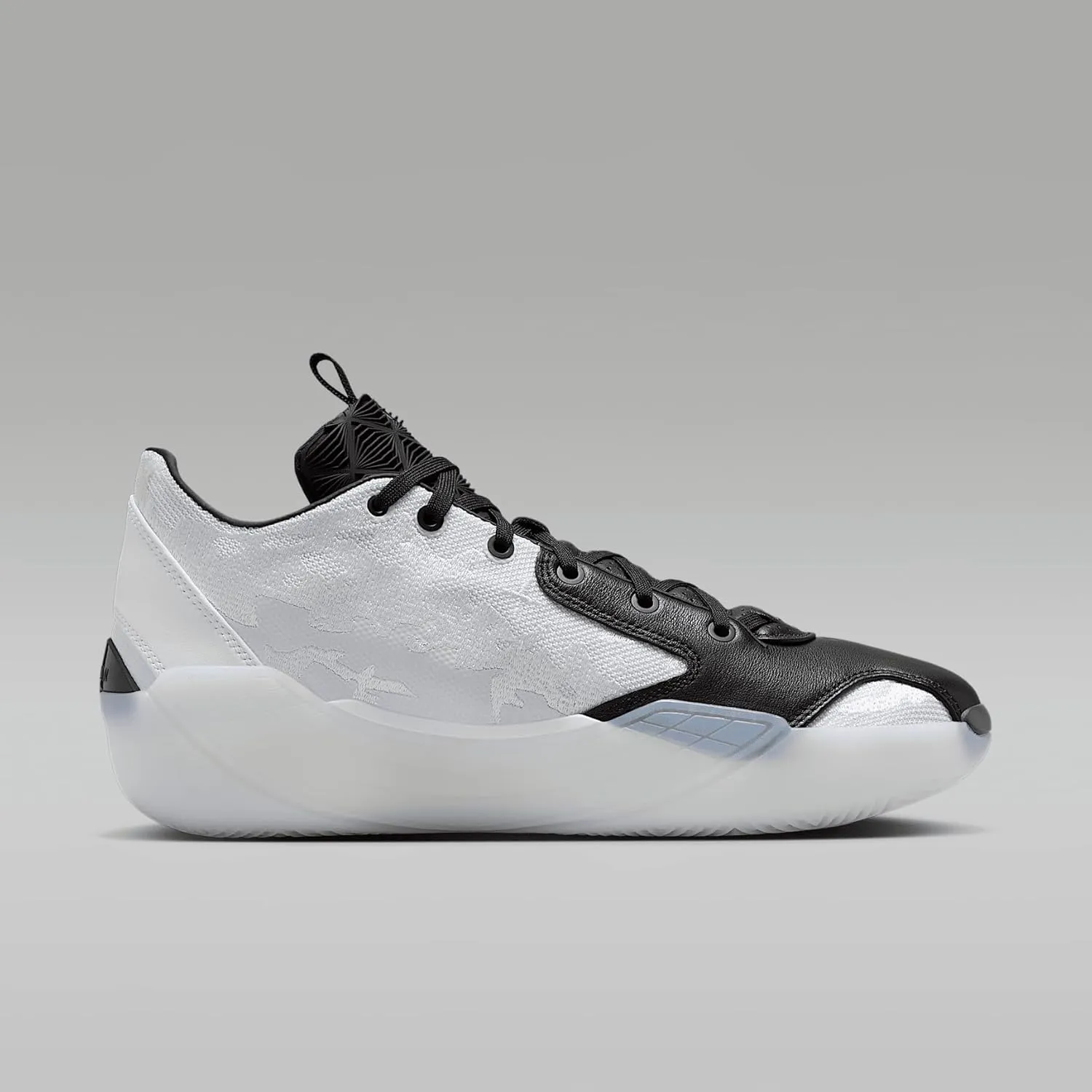 Air Jordan XXXIX Croix Basketball Shoes (FQ0213-100, White/Black/Dark Powder Blue)