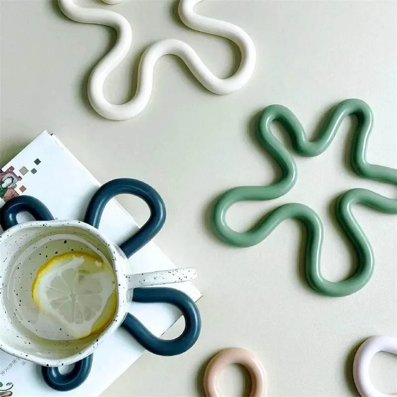 Geometric Silicone Table Mats Set  Non-Slip Coasters and Heat-Resistant Pot Holder