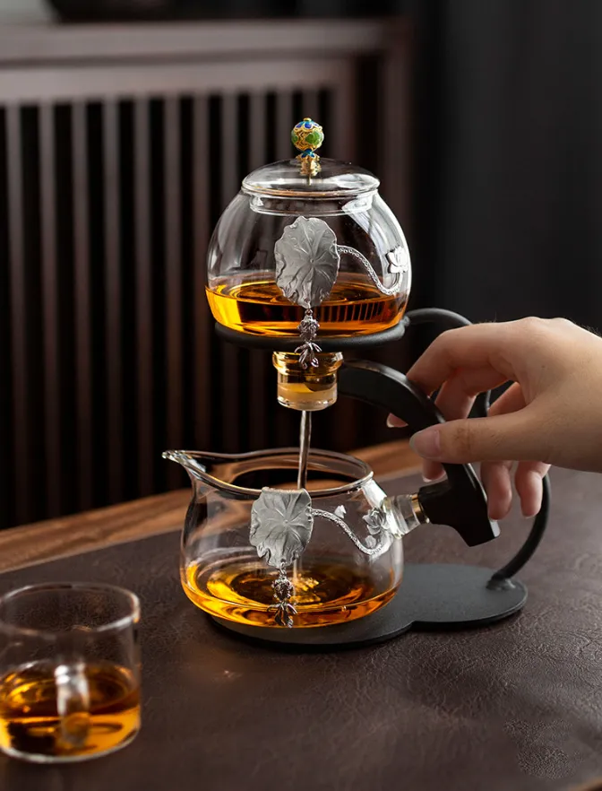 Heat-Resistant Glass Tea Set Magnetic Water Diversion Semi-Automatic   6 Cups