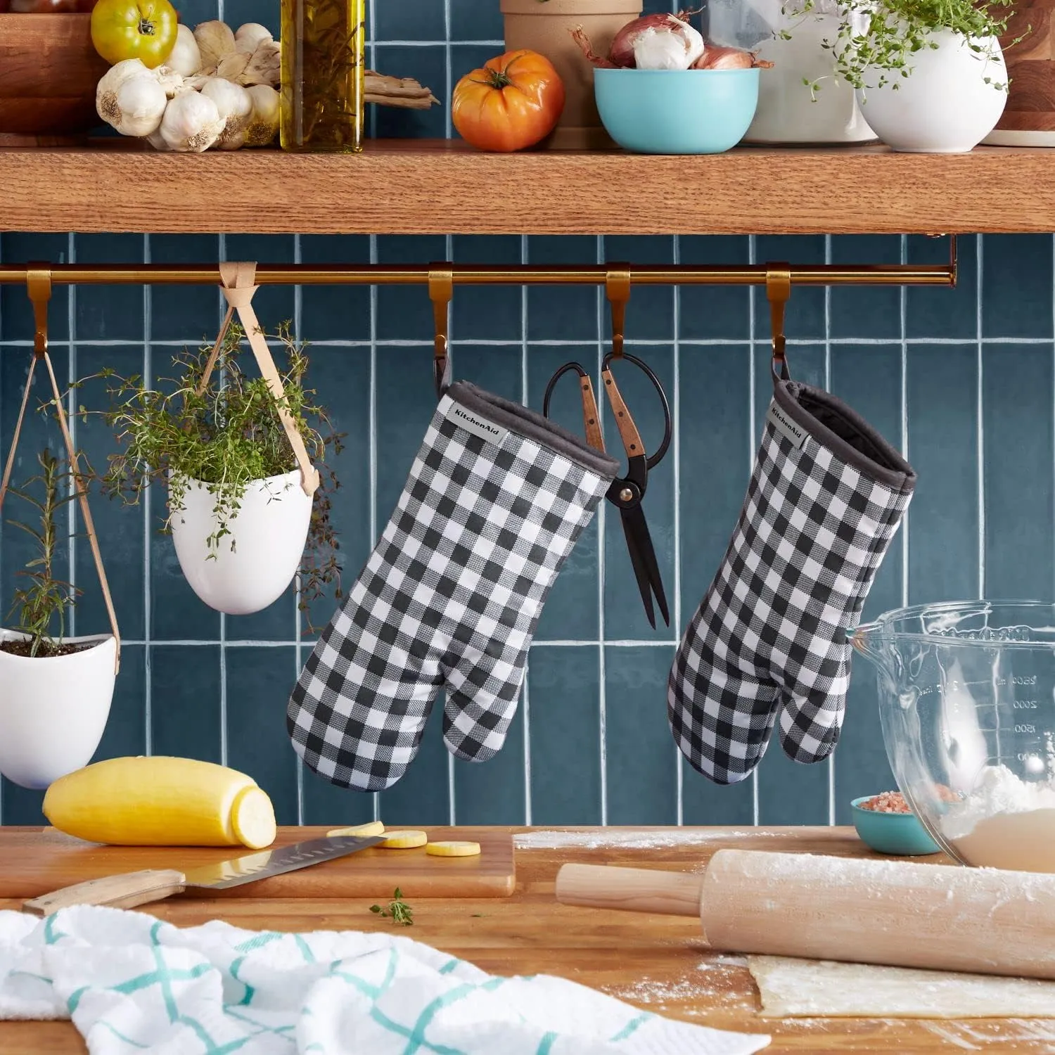 KitchenAid Gingham Oven Mitt 2-Pack Set, Charcoal Grey, 7"x13"