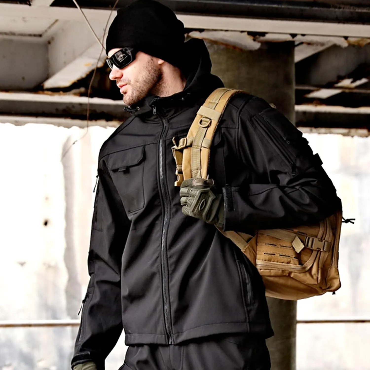 Men's Outdoor Tactical Jacket Softshell Waterproof Lightweight Windbreaker Multi Pockets Hunting Hiking Jackets