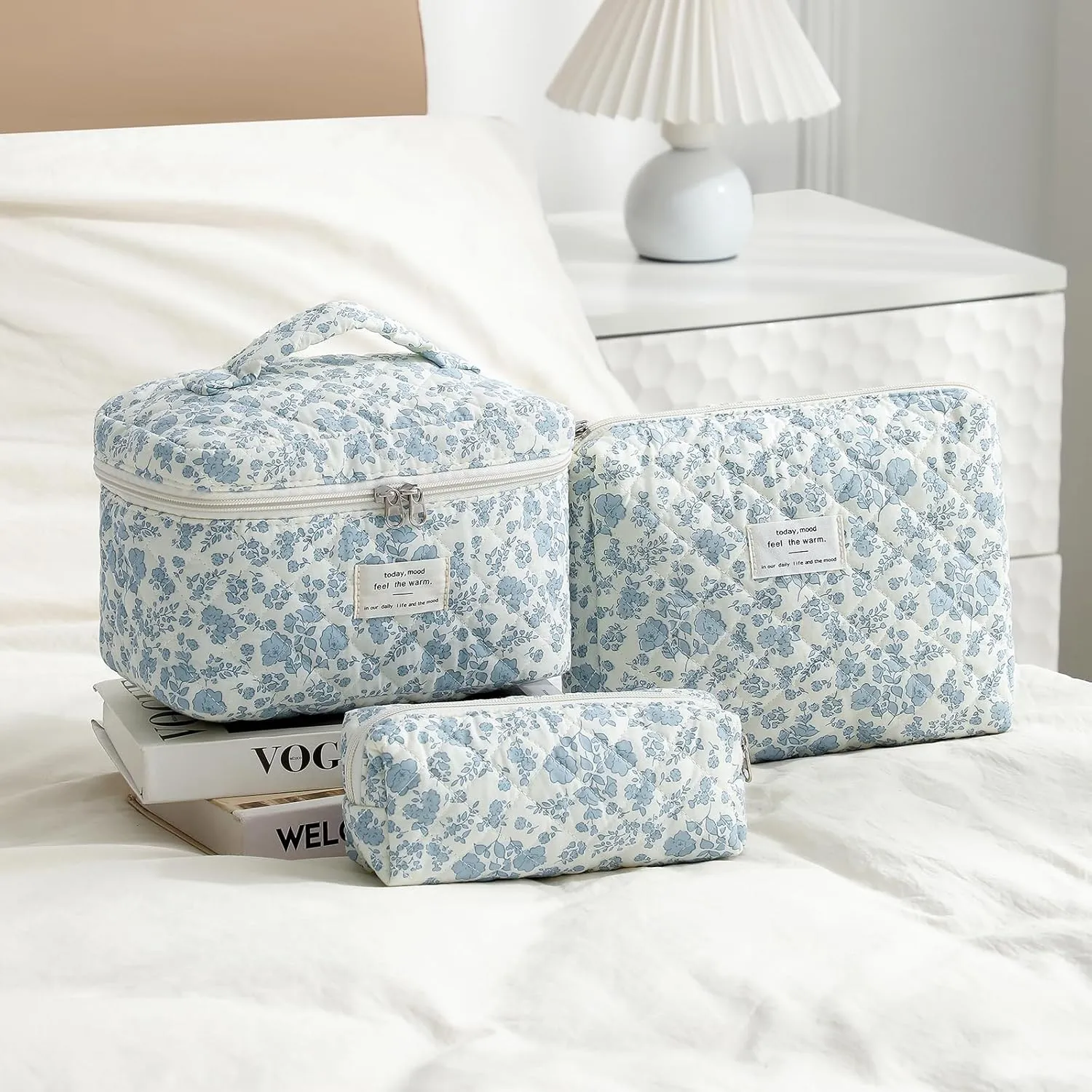 uekeboag Large Travel Quilted Makeup Bag for Women, Floral Cotton Cosmetic Bag, Coquette Aesthetic Floral Toiletry Organizer Bag