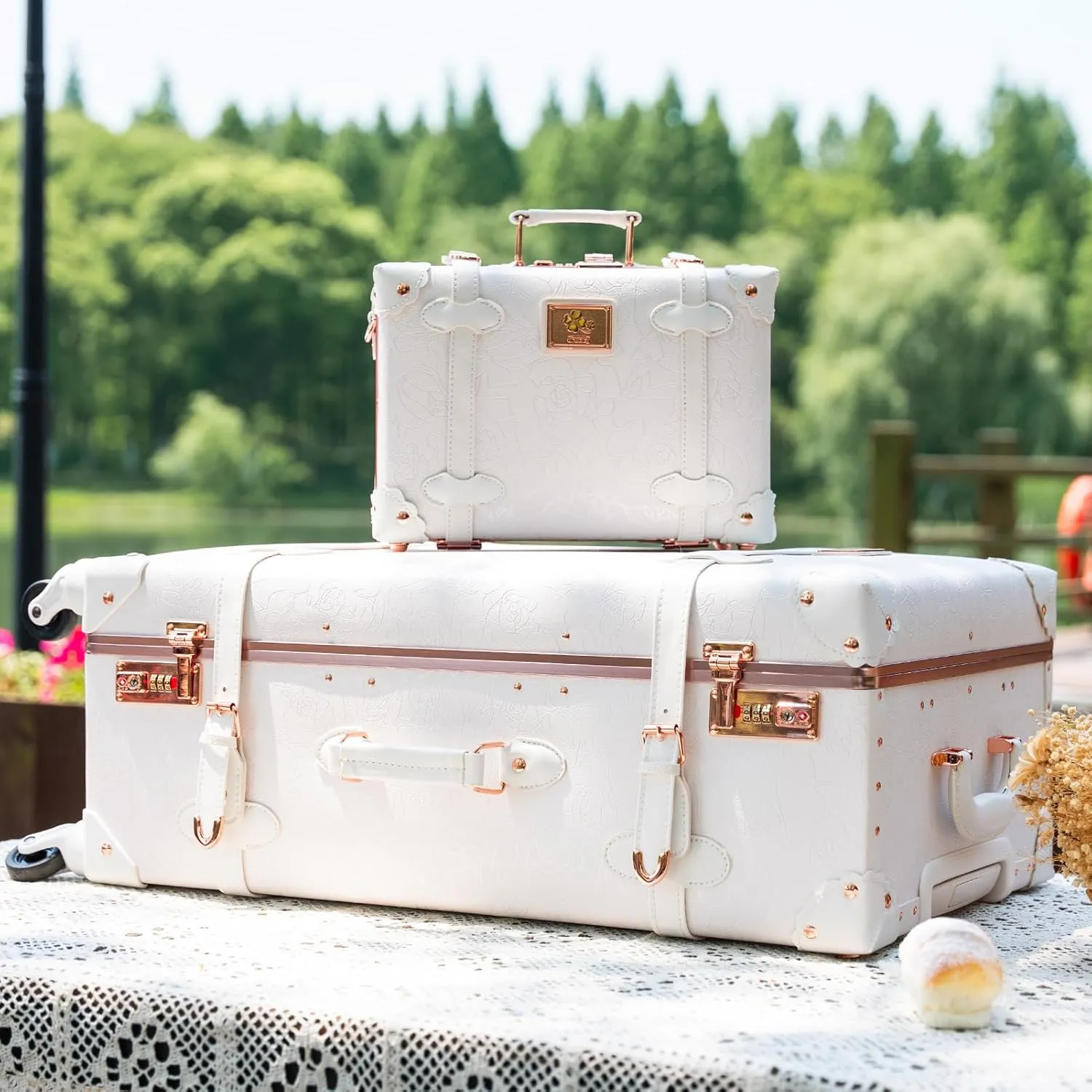 urecity Vintage Luggage Set, 2 Piece Retro Leather Suitcase for Women, Travel Luggage with Spinner Wheels and Beauty Case, Cute Designer Trunk Luggage (Rose White, 20" 12")