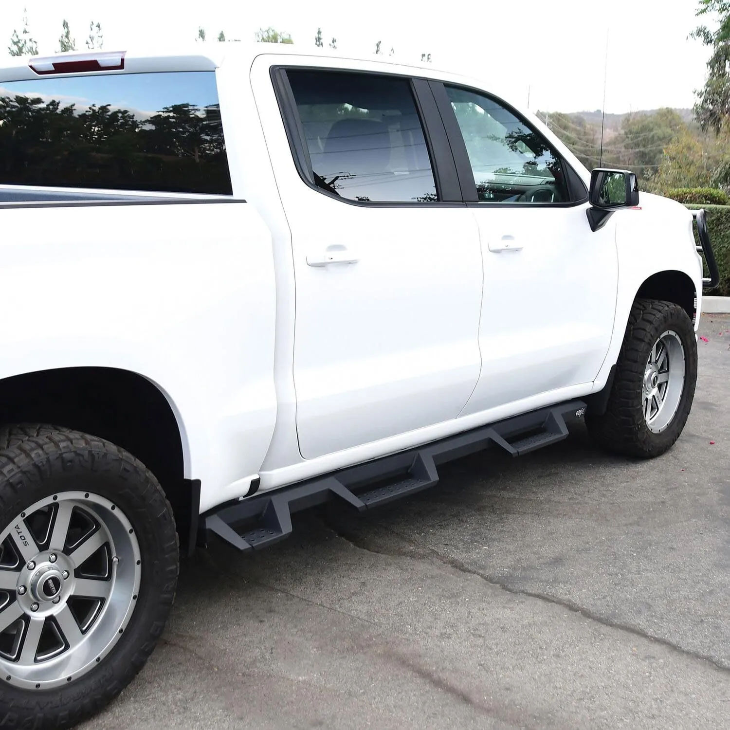 Westin 56-534685 HDX Drop Wheel to Wheel Nerf Bars fits 2019-2025 Silverado Sierra 1500 Crew Cab (5.5 Bed) (Exc 2019 Silverado LD/Sierra 1500 Limited) Textured Black Pair