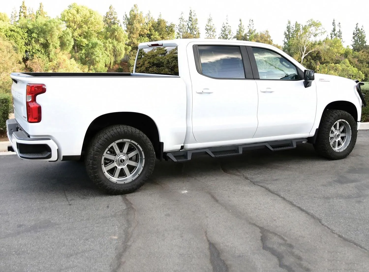 Westin 56-534685 HDX Drop Wheel to Wheel Nerf Bars fits 2019-2025 Silverado Sierra 1500 Crew Cab (5.5 Bed) (Exc 2019 Silverado LD/Sierra 1500 Limited) Textured Black Pair