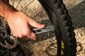 Wolf Tooth 8-Bit Tire Lever   Rim Dent Remover Multi-Tool